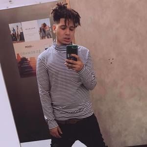 Meet your Posher, Yzell